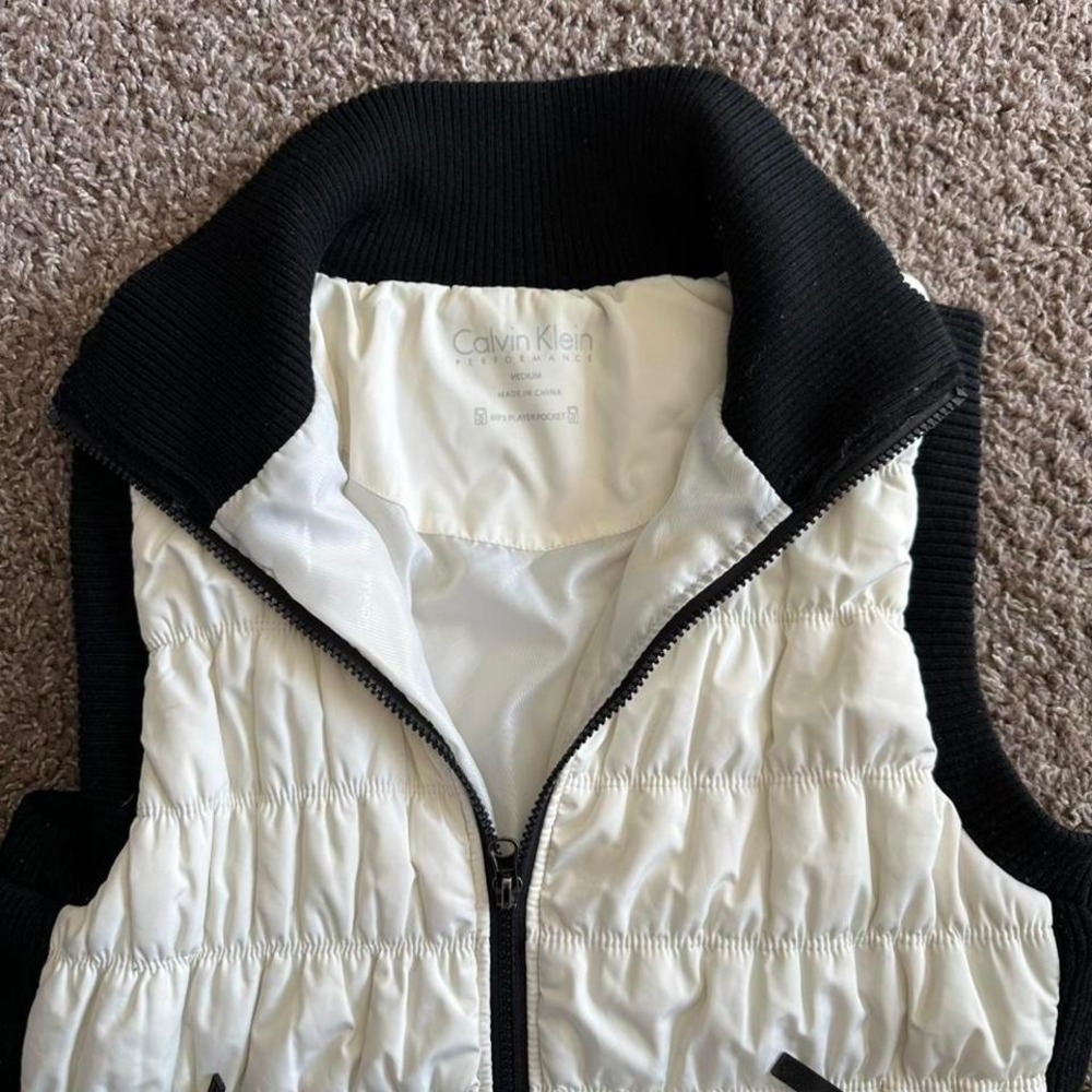 Women's CALVIN KLEIN white/black Puffer Vest, M Premium Down Zip Security Pocket - Picture 5 of 8
